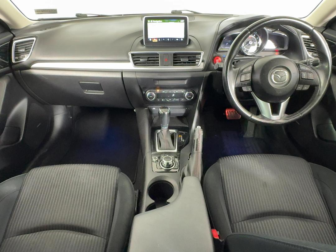 Photo '17' of Mazda Axela