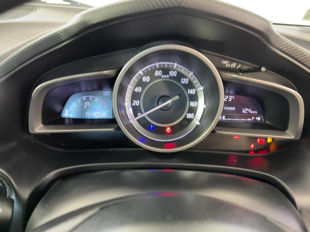 Photo '21' of Mazda Axela
