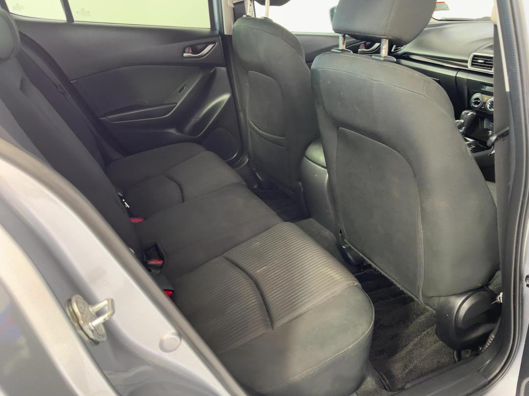 Photo '20' of Mazda Axela