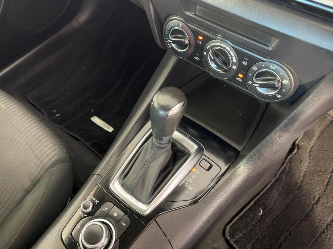 Photo '18' of Mazda Axela