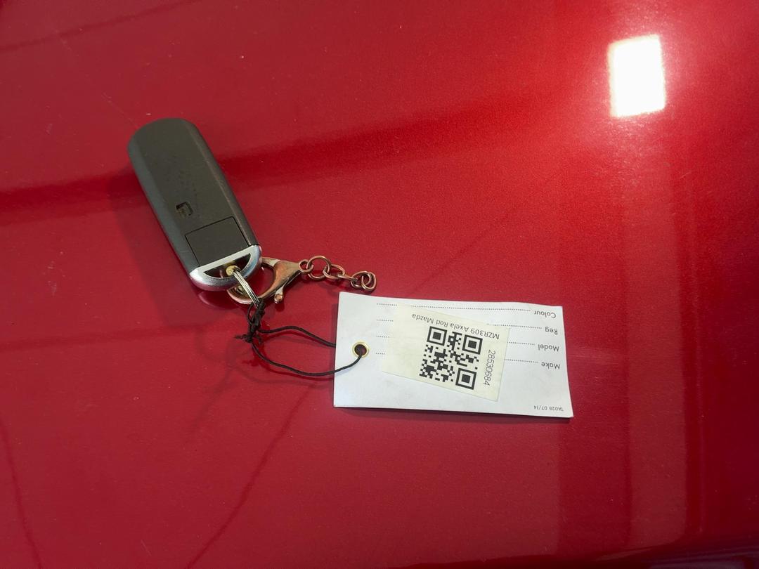 Photo '15' of Mazda Axela Photo '15' of Mazda Axela