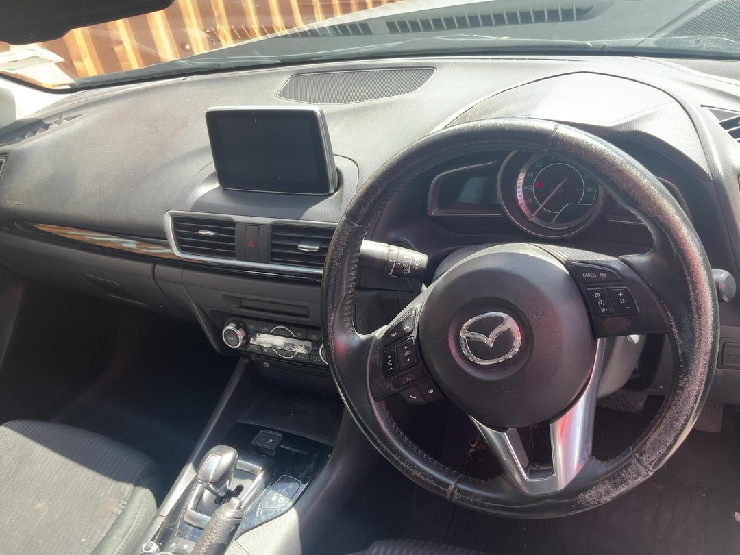 Photo '11' of Mazda Axela Photo '11' of Mazda Axela