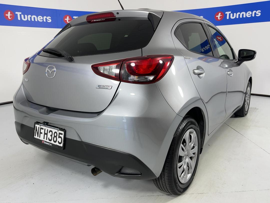 Photo '7' of Mazda Demio