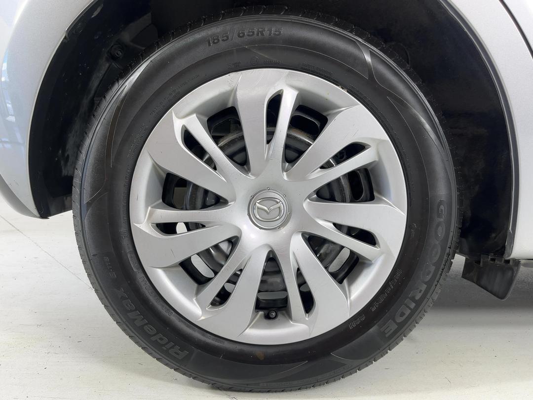 Photo '12' of Mazda Demio
