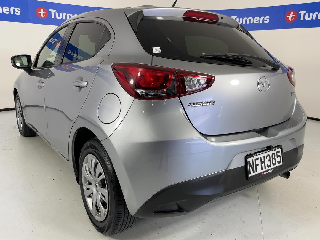 Photo '5' of Mazda Demio