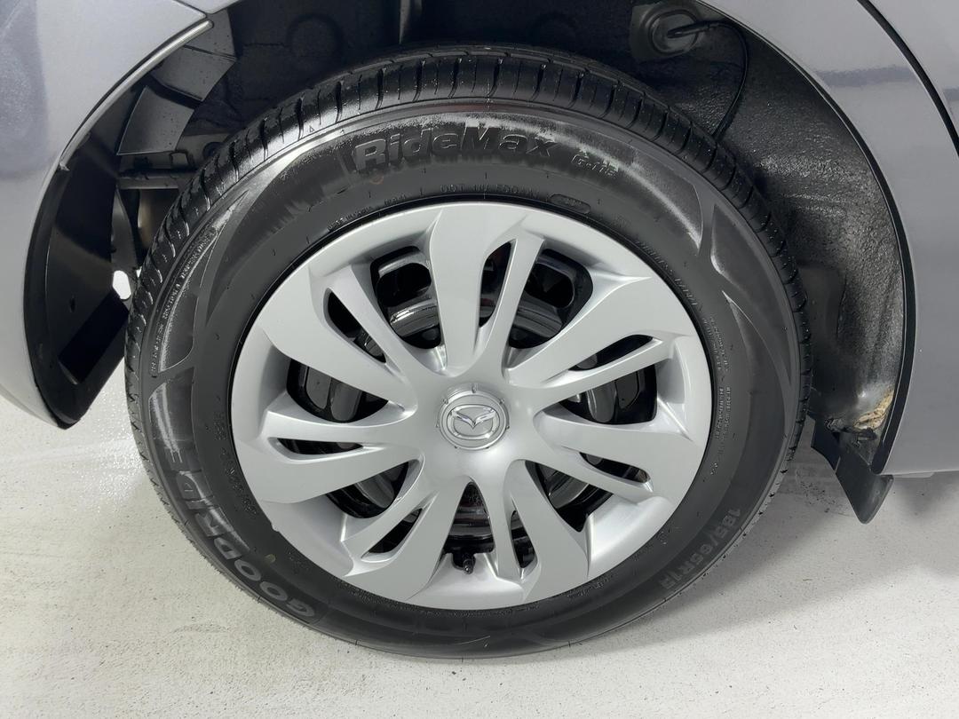 Photo '12' of Mazda Demio