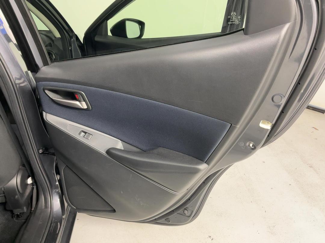 Photo '19' of Mazda Demio