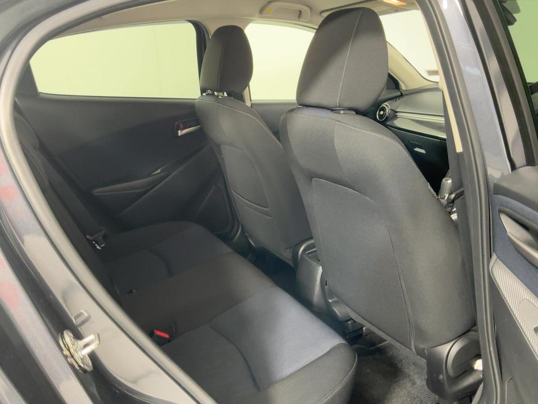 Photo '20' of Mazda Demio