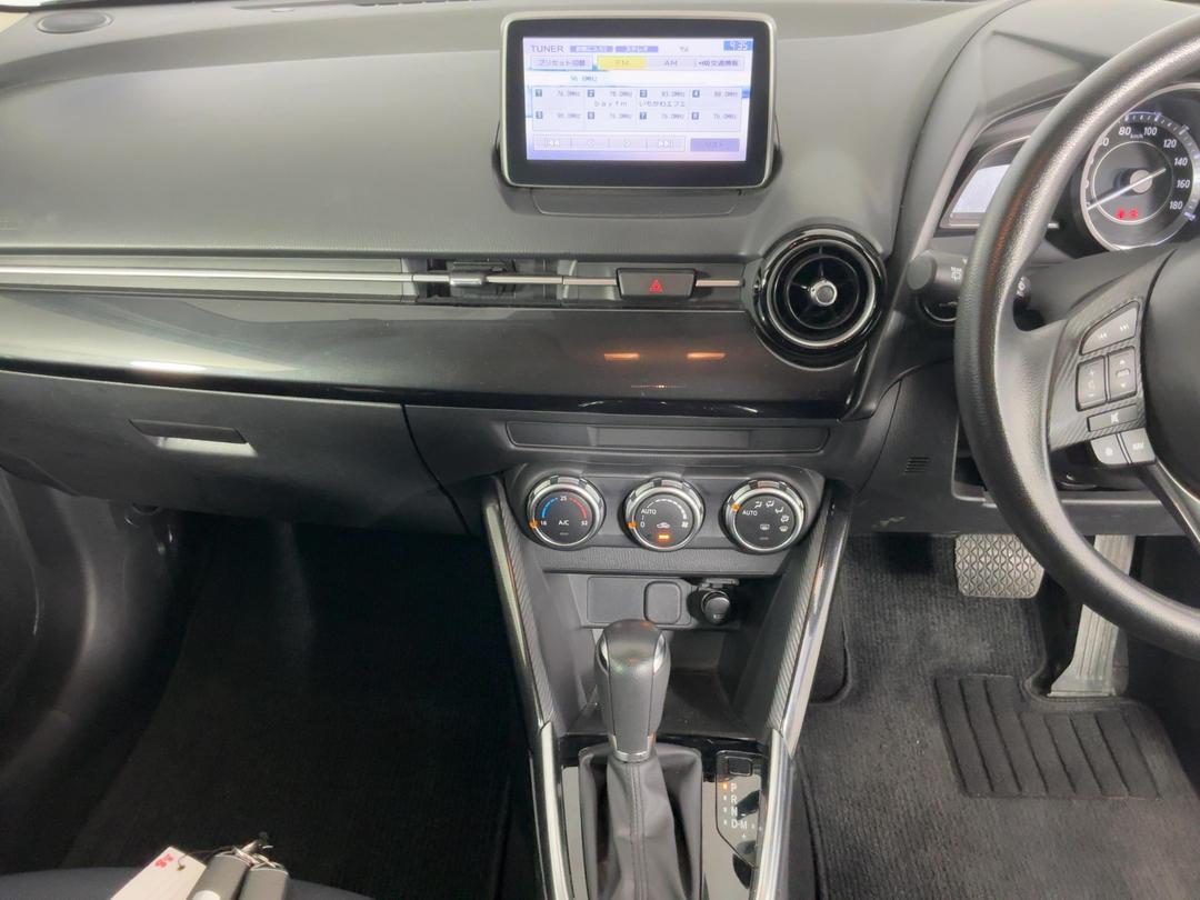 Photo '18' of Mazda Demio