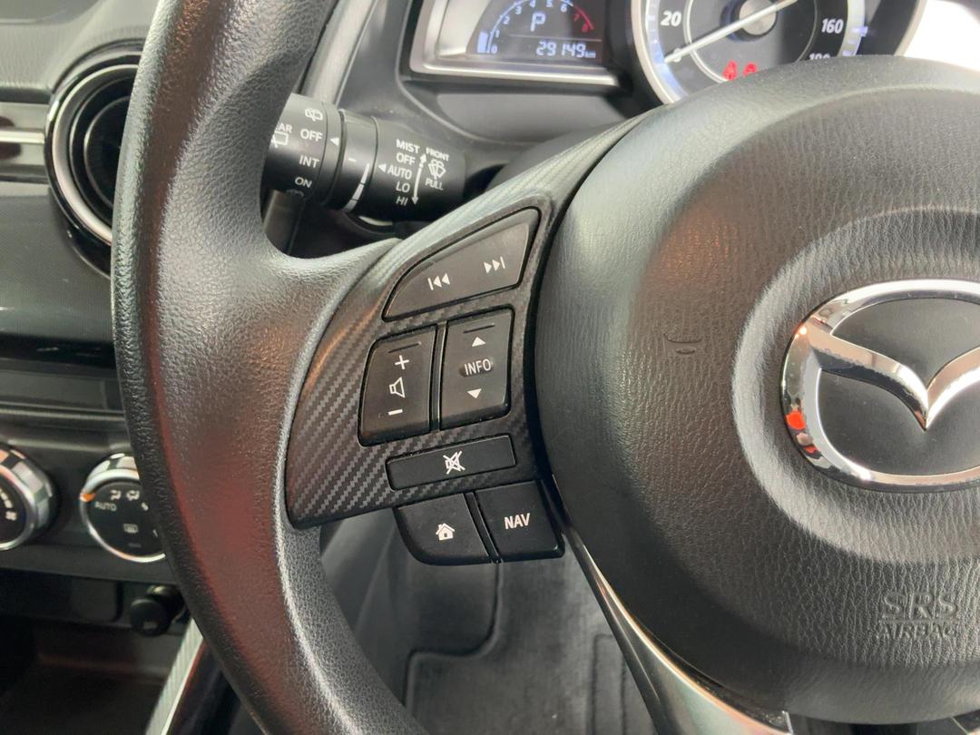 Photo '23' of Mazda Demio
