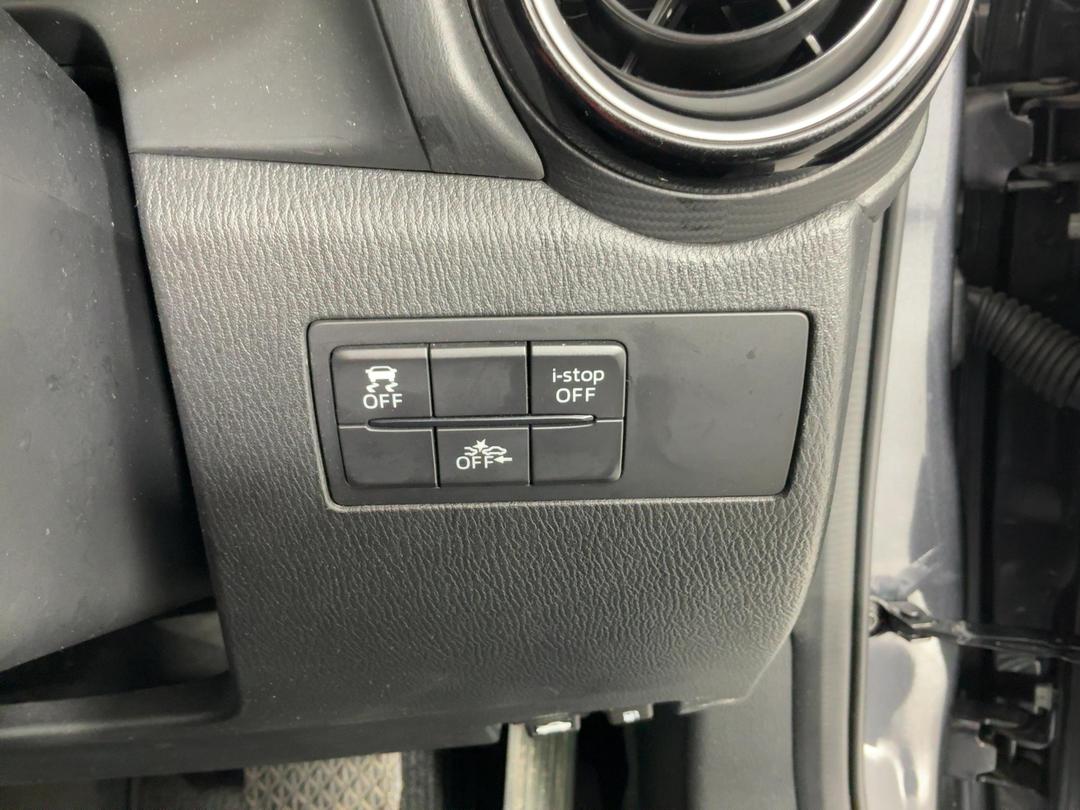 Photo '25' of Mazda Demio