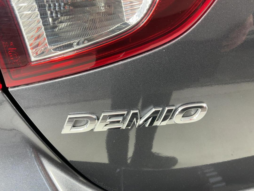 Photo '28' of Mazda Demio