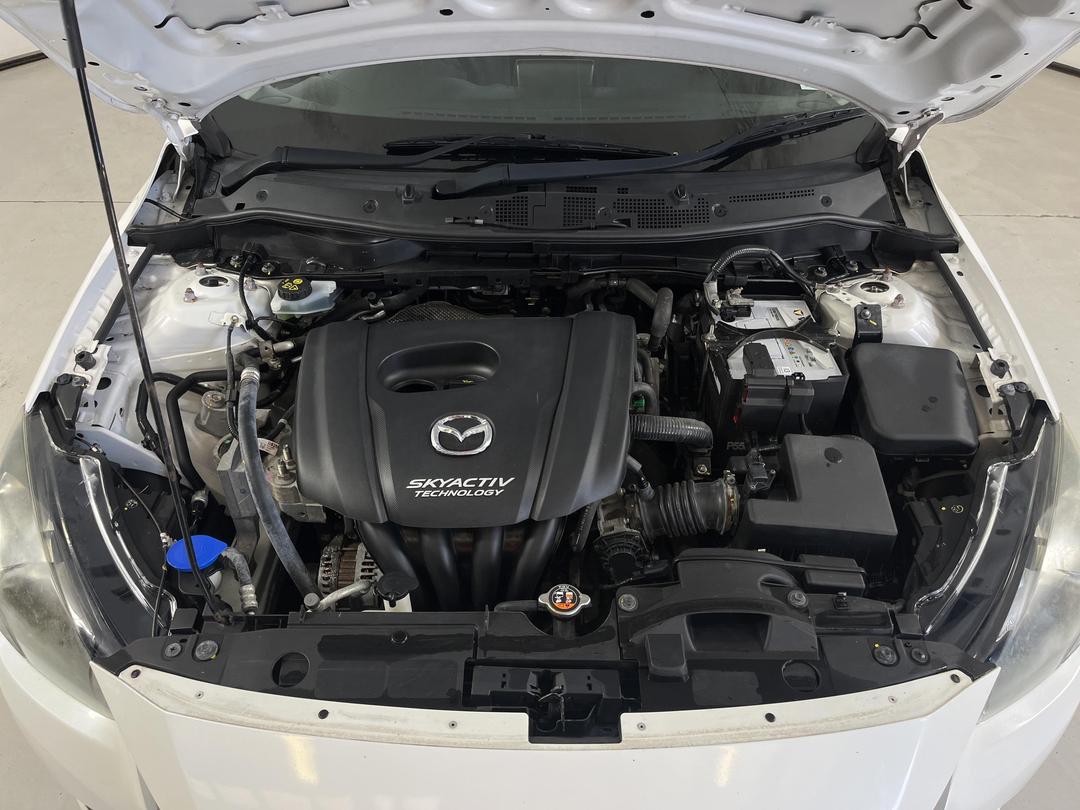 Photo '13' of Mazda Mazda2