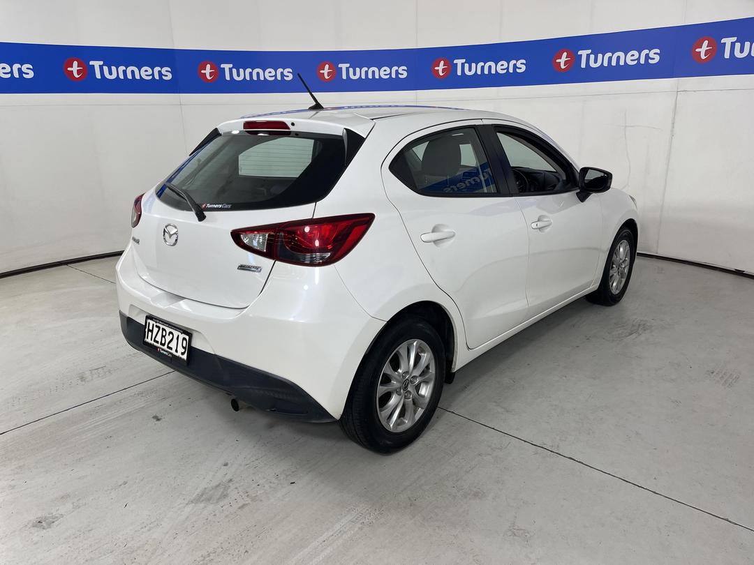 Photo '7' of Mazda Mazda2