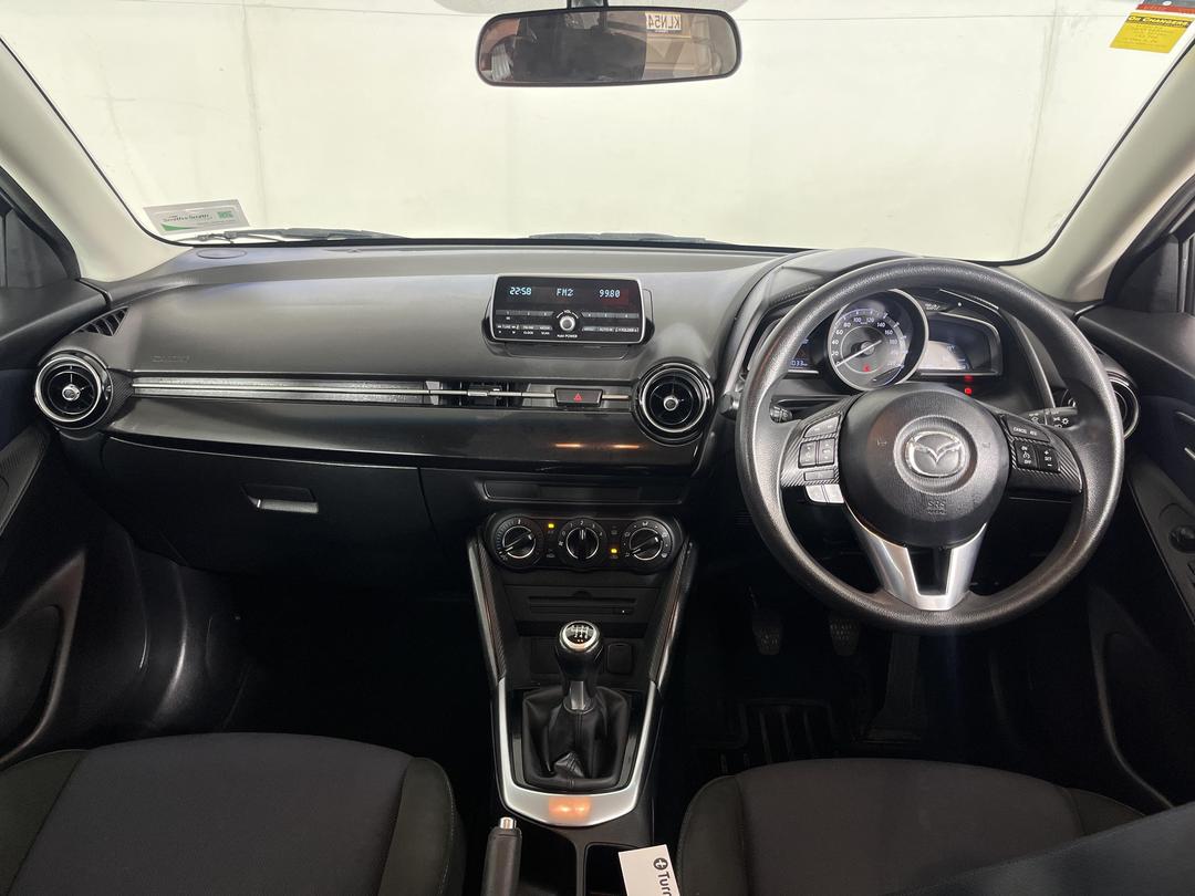 Photo '17' of Mazda Mazda2