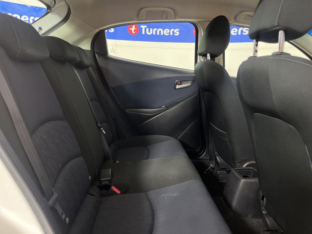 Photo '20' of Mazda Mazda2