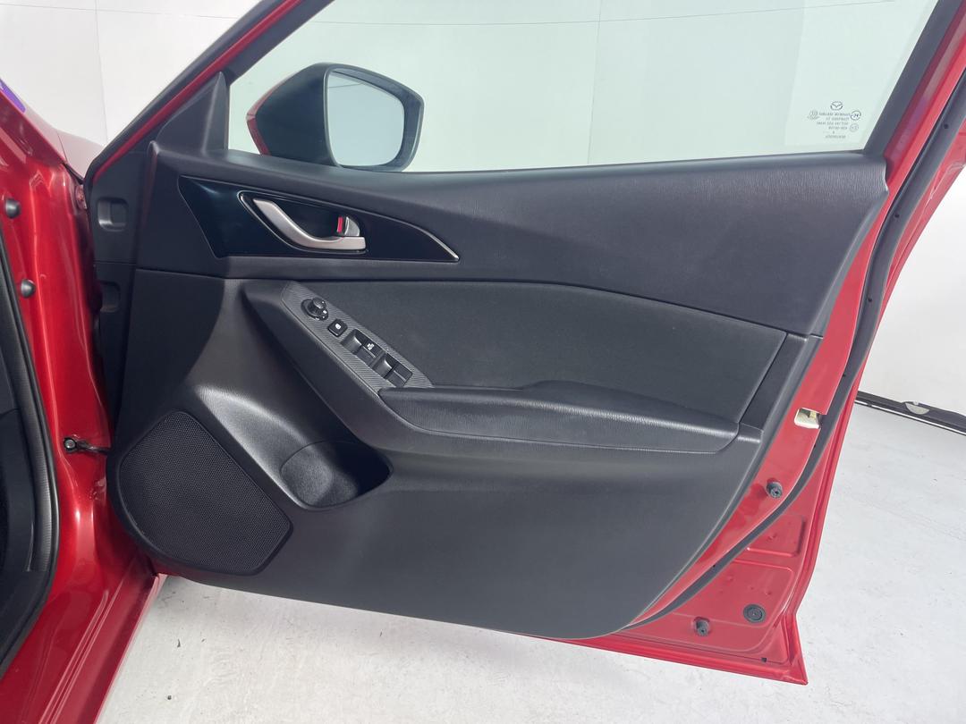 Photo '15' of Mazda Mazda3