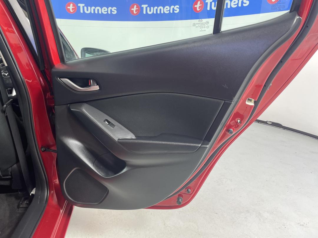 Photo '19' of Mazda Mazda3