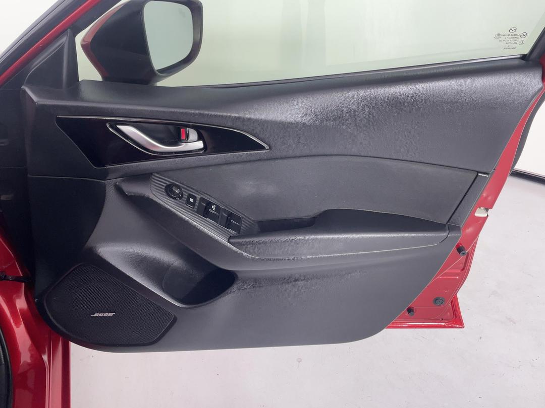 Photo '15' of Mazda Mazda3
