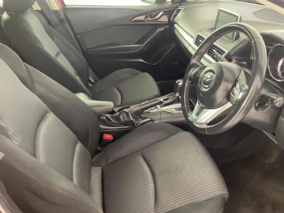 Photo '16' of Mazda Mazda3