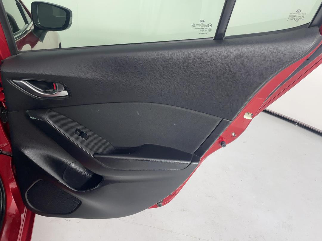 Photo '19' of Mazda Mazda3