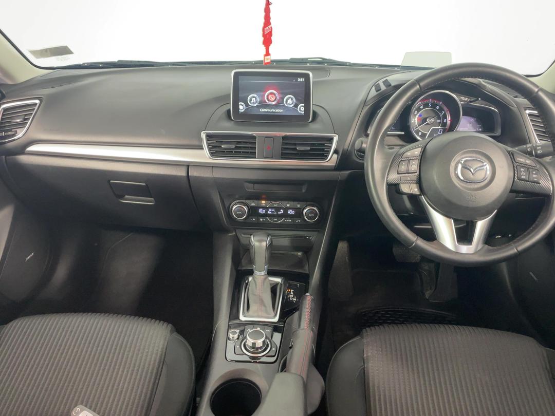 Photo '17' of Mazda Mazda3
