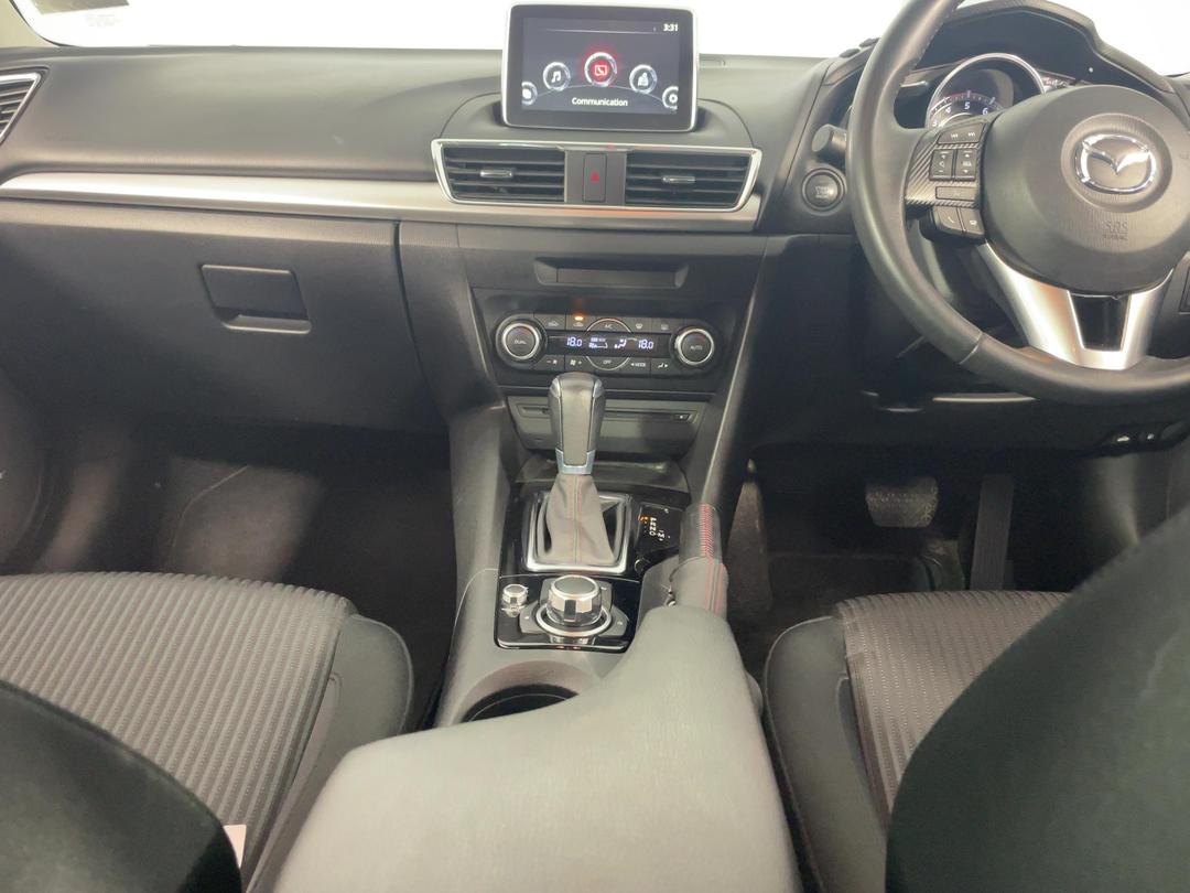 Photo '18' of Mazda Mazda3