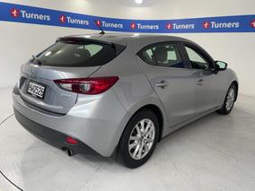 Photo '7' of Mazda Mazda3