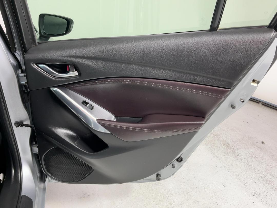 Photo '19' of Mazda Mazda6