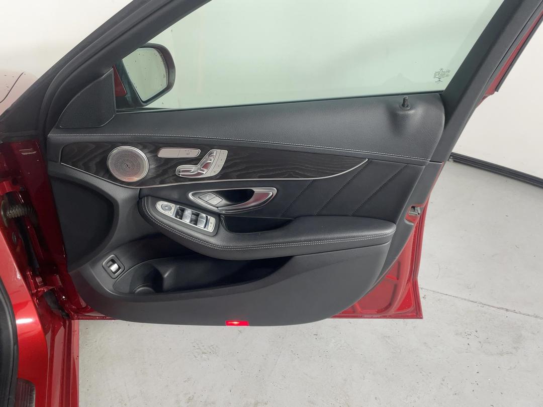 Photo '15' of Mercedes-Benz C-Class