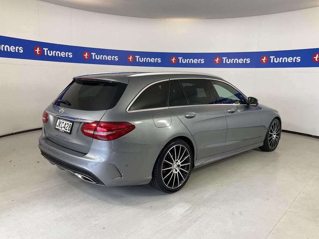 Photo '7' of Mercedes-Benz C-Class