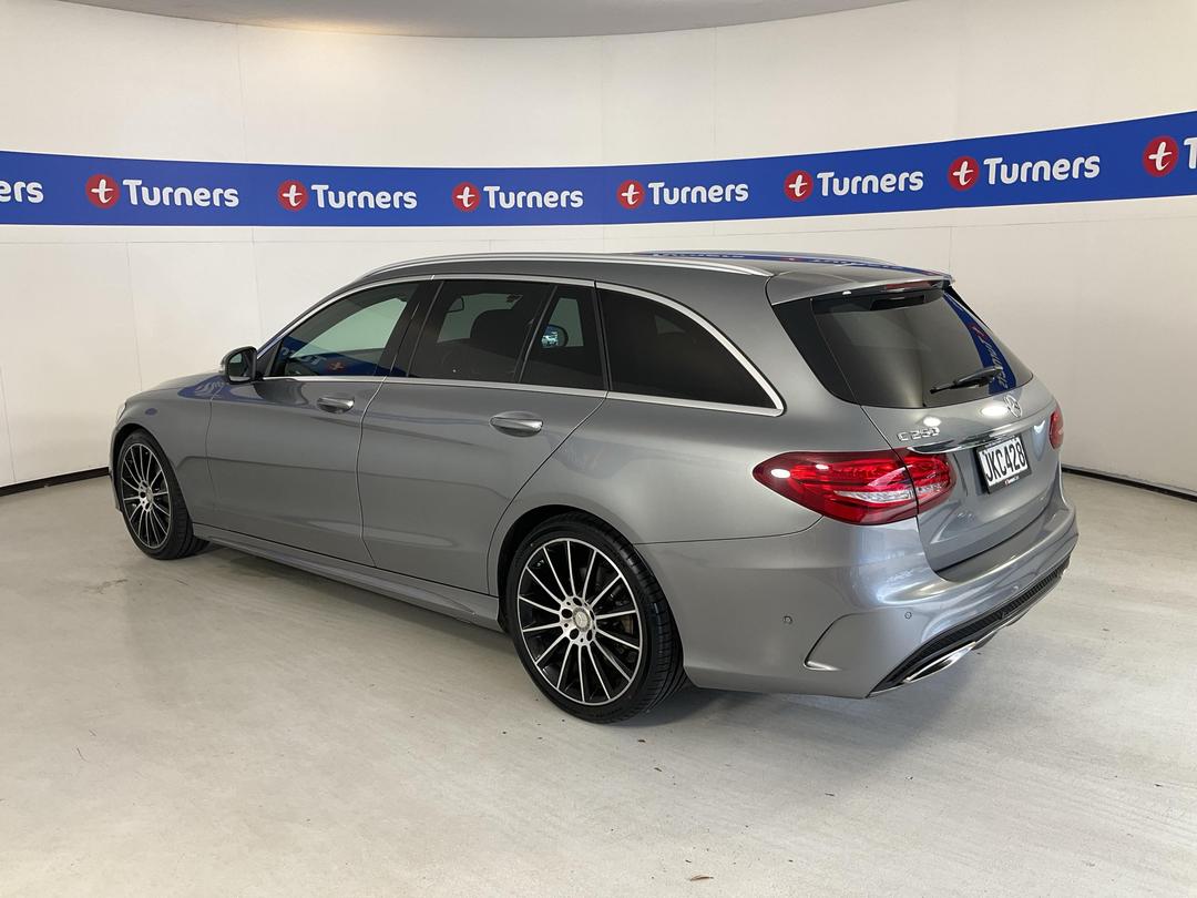 Photo '5' of Mercedes-Benz C-Class