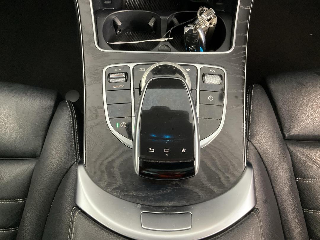 Photo '18' of Mercedes-Benz C-Class