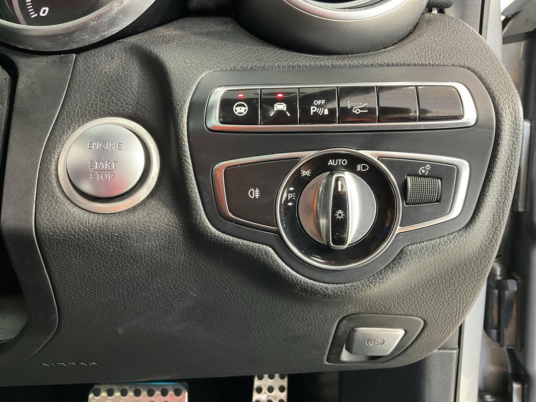 Photo '28' of Mercedes-Benz C-Class