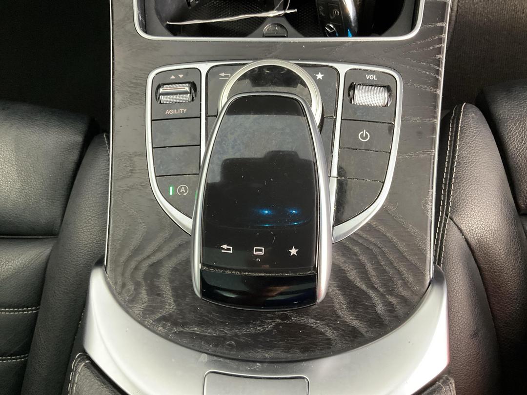 Photo '29' of Mercedes-Benz C-Class