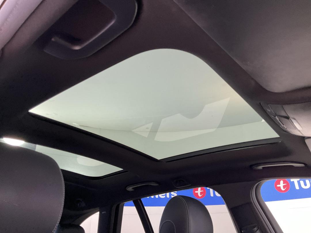 Photo '31' of Mercedes-Benz C-Class