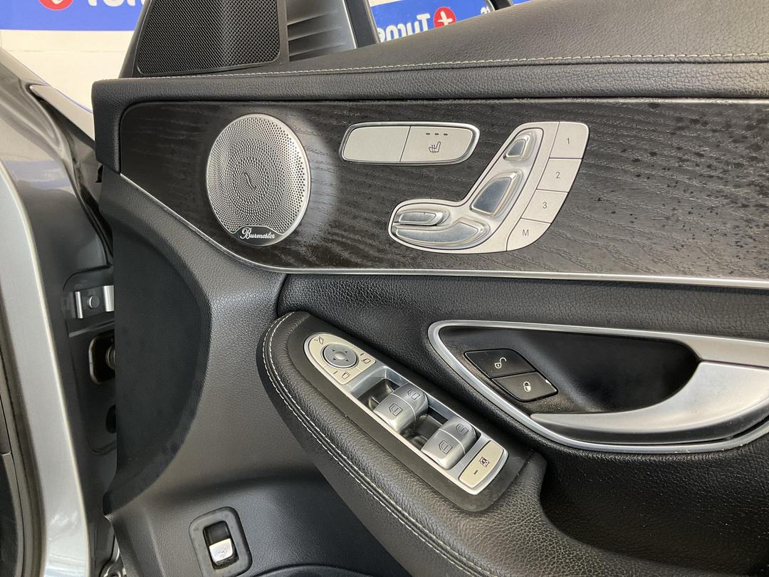 Photo '32' of Mercedes-Benz C-Class