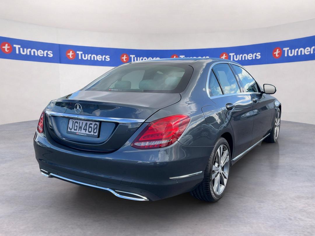 Photo '7' of Mercedes-Benz C-Class