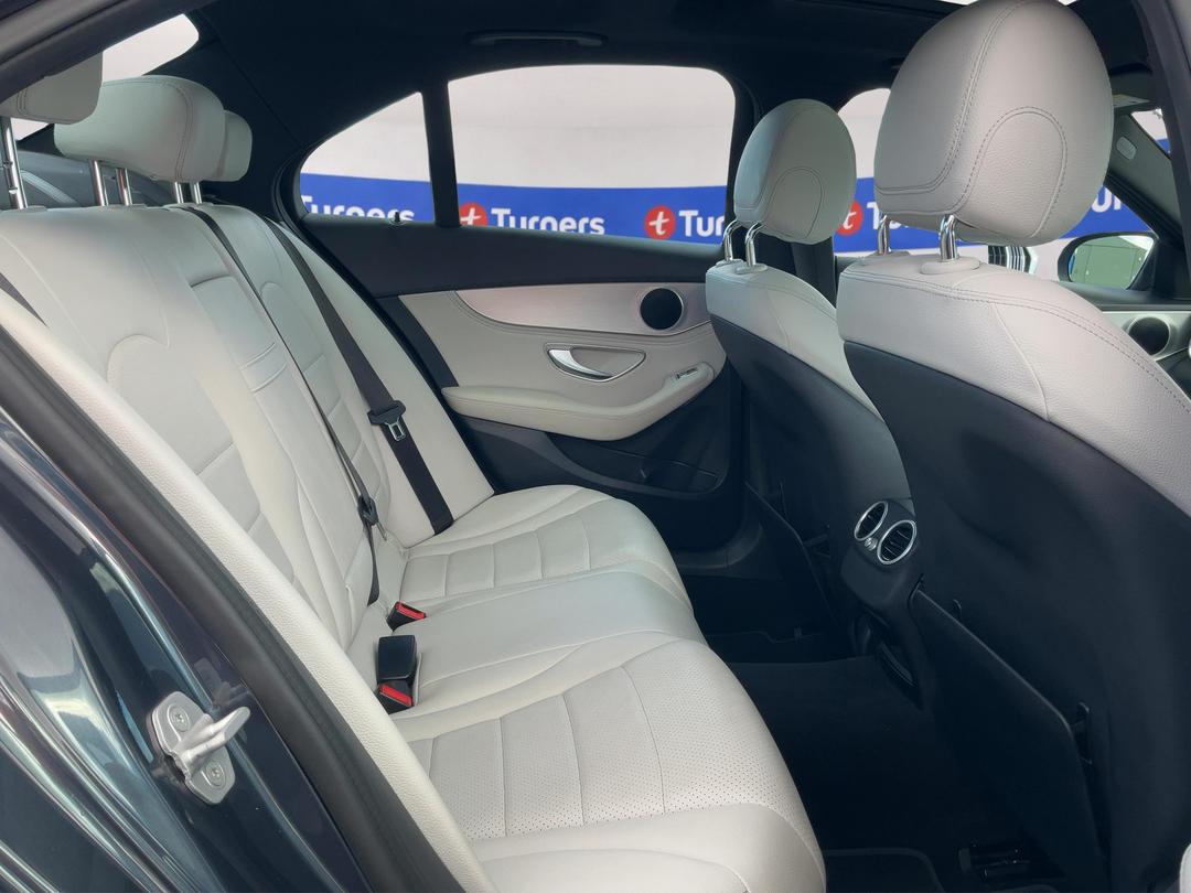 Photo '20' of Mercedes-Benz C-Class