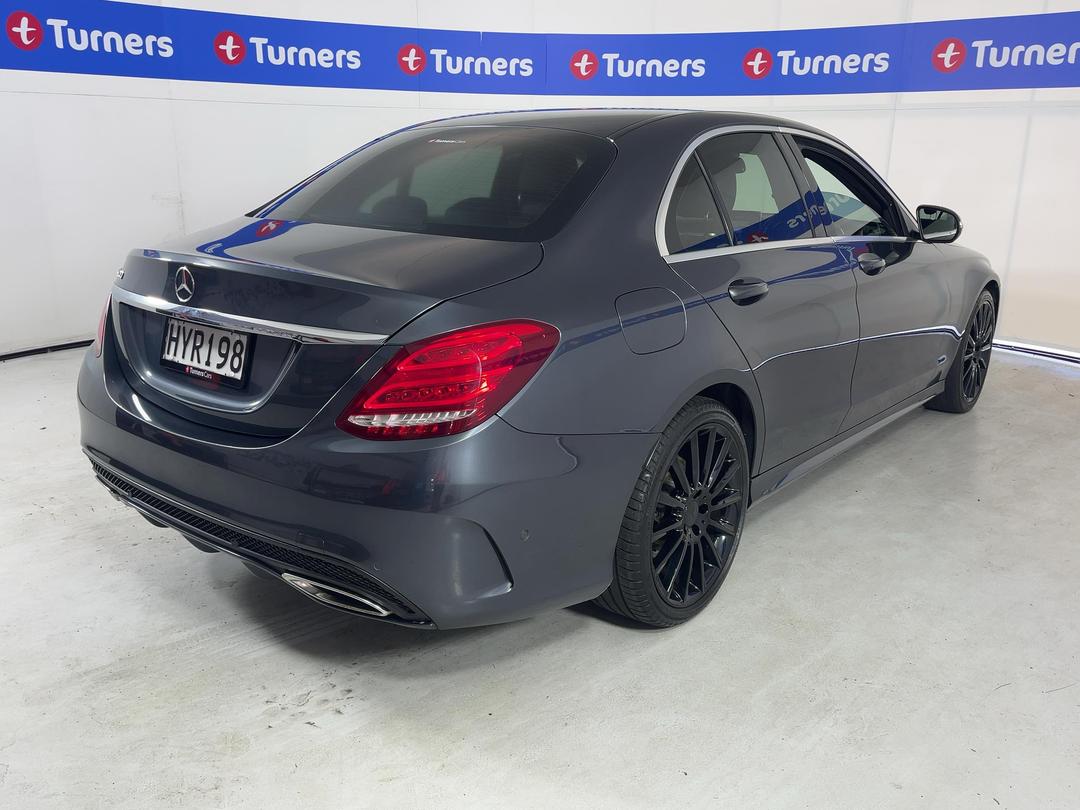 Photo '7' of Mercedes-Benz C-Class