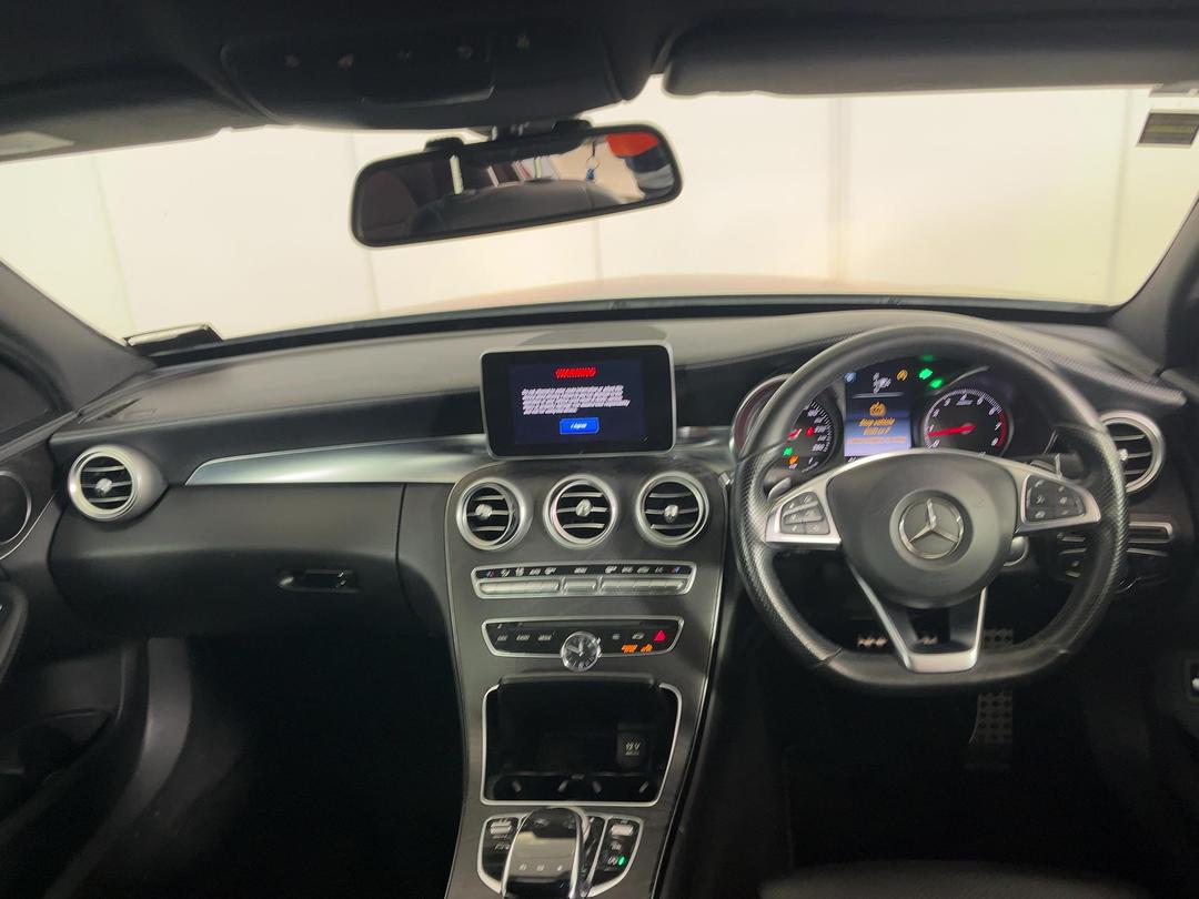 Photo '17' of Mercedes-Benz C-Class