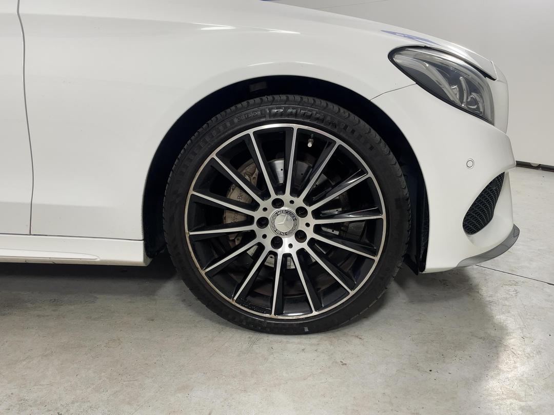 Photo '9' of Mercedes-Benz C-Class