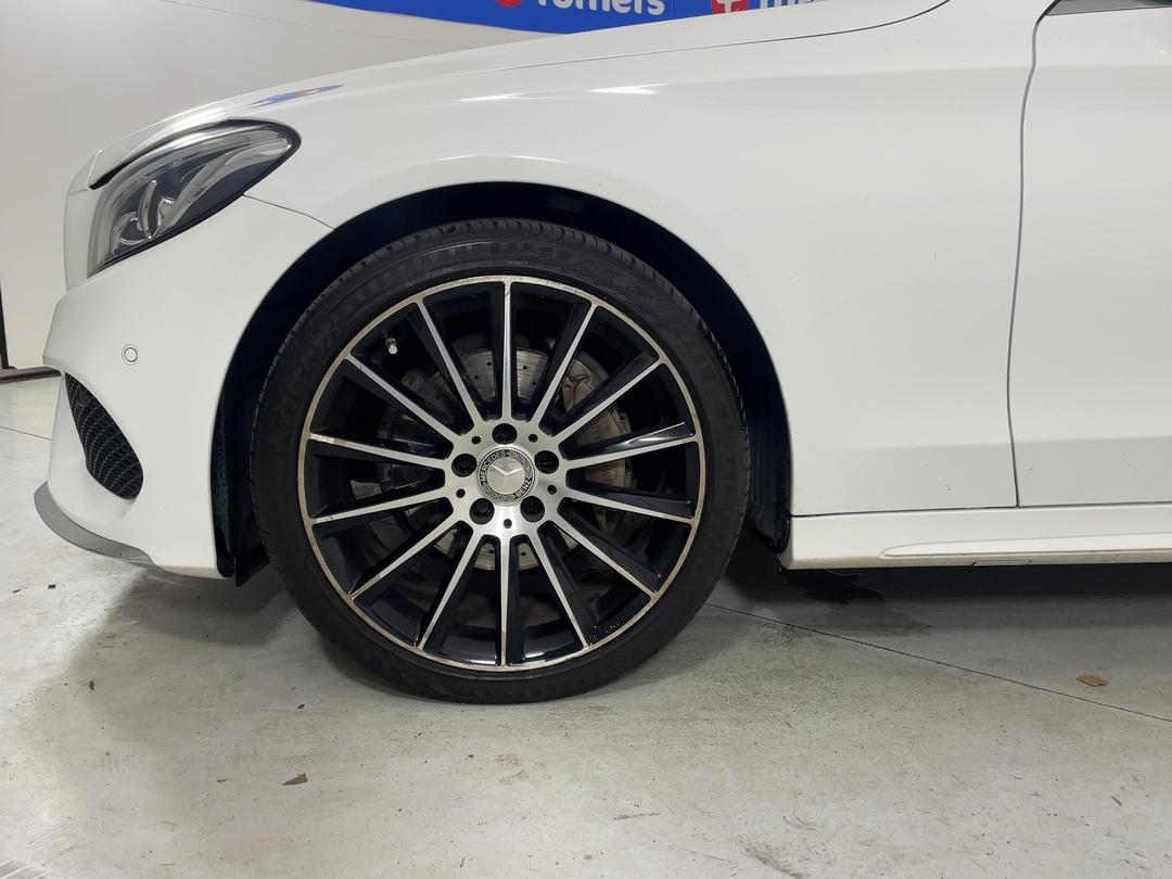 Photo '10' of Mercedes-Benz C-Class