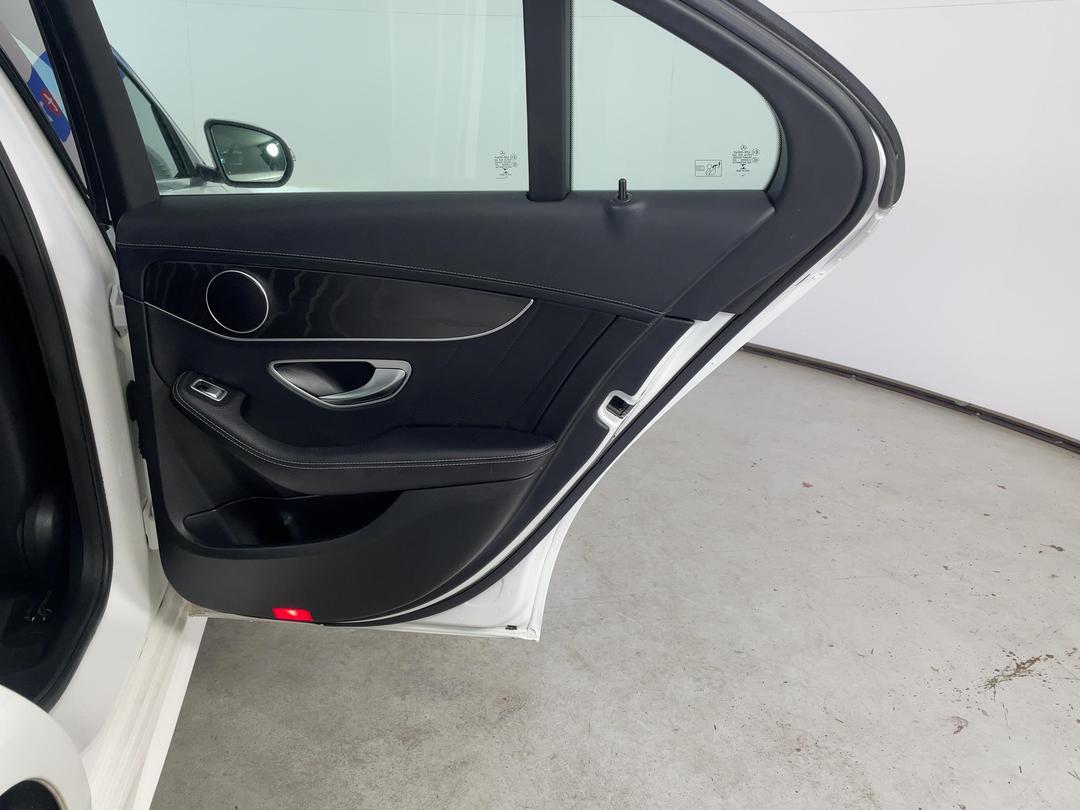 Photo '19' of Mercedes-Benz C-Class
