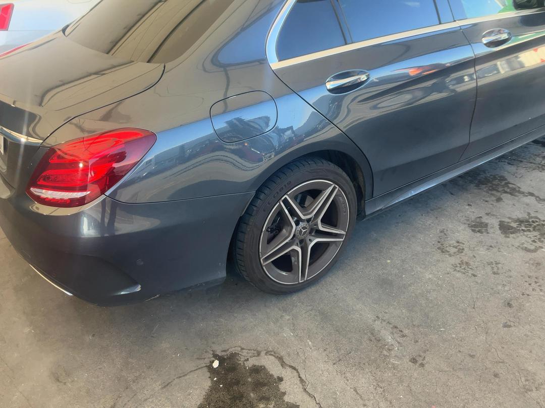 Photo '12' of Mercedes-Benz C250