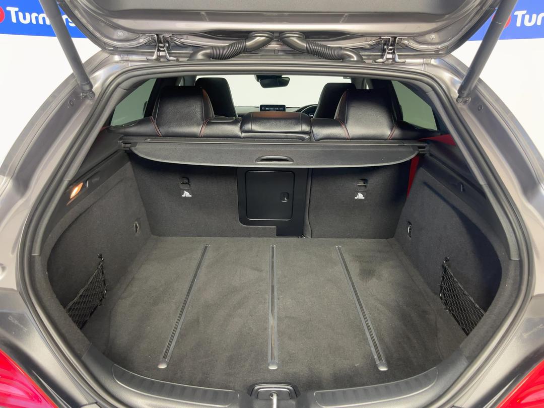 Photo '14' of Mercedes-Benz CLA