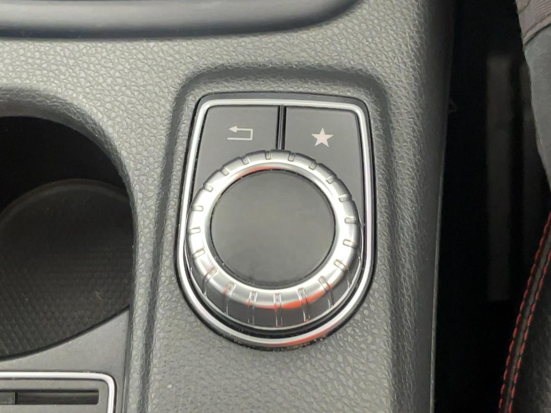 Photo '30' of Mercedes-Benz CLA