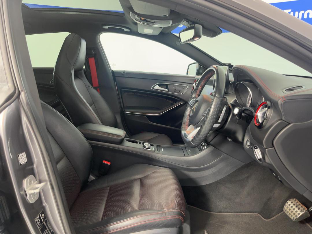 Photo '16' of Mercedes-Benz CLA