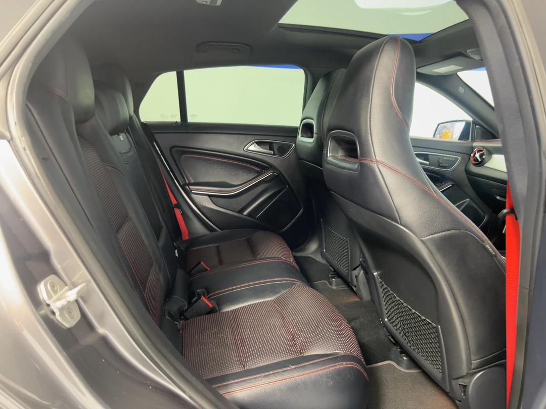 Photo '20' of Mercedes-Benz CLA