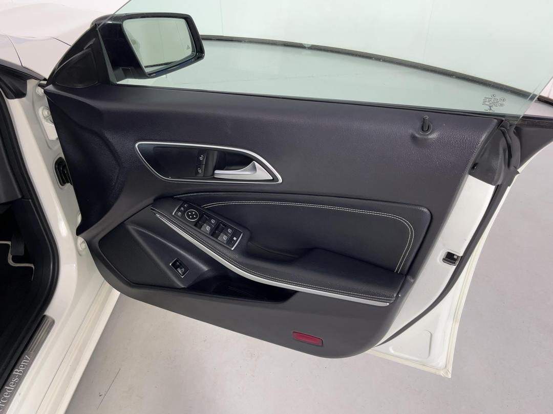 Photo '15' of Mercedes-Benz CLA